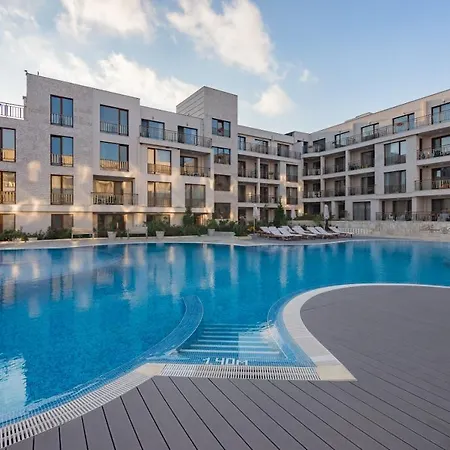 Apartment In Diamond Complex *
